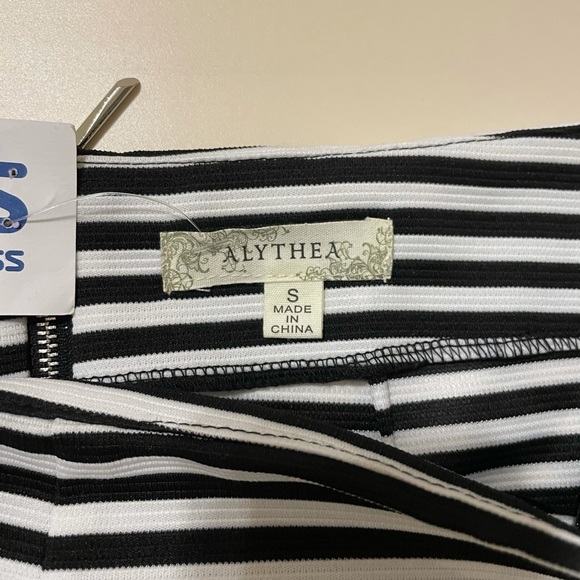 Striped Pencil Skirt S - Picture 3 of 3